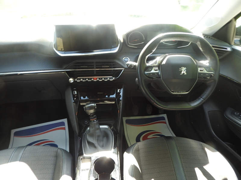 Peugeot 208 PureTech Allure - U6076
