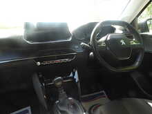 Peugeot 208 PureTech Allure 