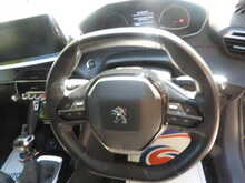 Peugeot 208 PureTech Allure 