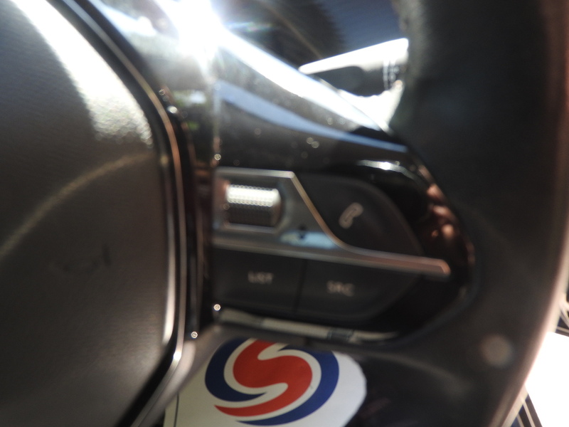 Peugeot 208 PureTech Allure - U6076