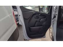 Nissan NV400 dCi 35 Acenta 2.3 dCi 35 Acenta Panel Van 5dr Diesel Manual FWD L3 H2 Euro 6 (135 ps) 
