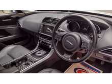 Jaguar XE d Portfolio 