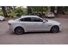 Jaguar XE d Portfolio 