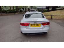 Jaguar XE d Portfolio 
