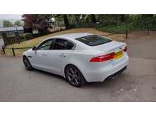 Jaguar XE d Portfolio 
