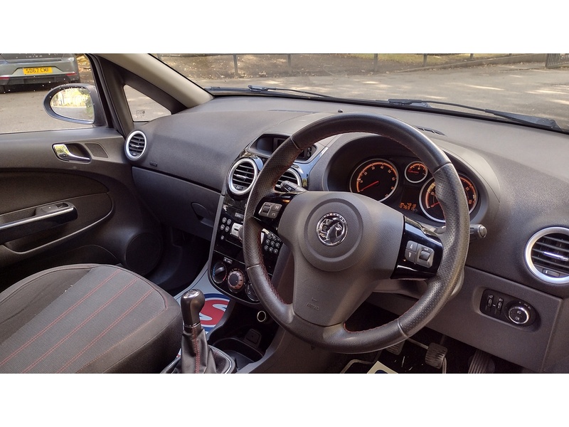 Vauxhall Corsa SXi - U6283