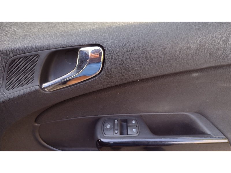 Vauxhall Corsa SXi - U6283