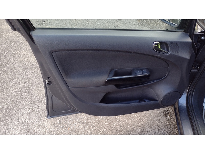 Vauxhall Corsa SXi - U6283