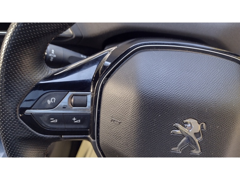 Peugeot 3008 PureTech GT Line - U6370