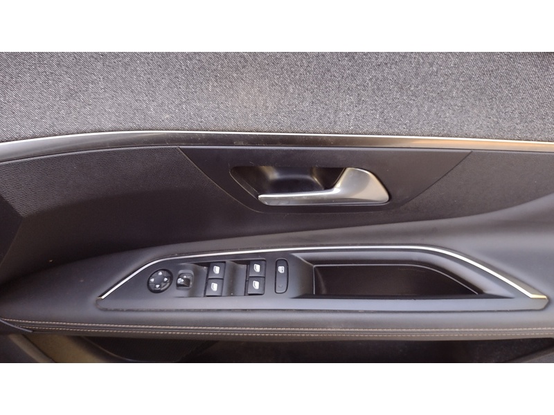 Peugeot 3008 PureTech GT Line - U6370