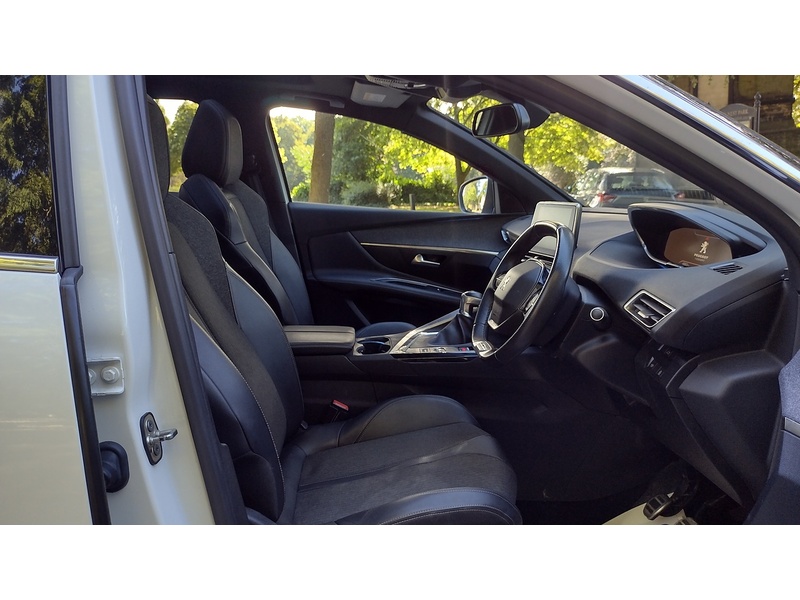 Peugeot 3008 PureTech GT Line - U6370