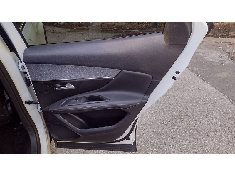 Peugeot 3008 PureTech GT Line - U6370