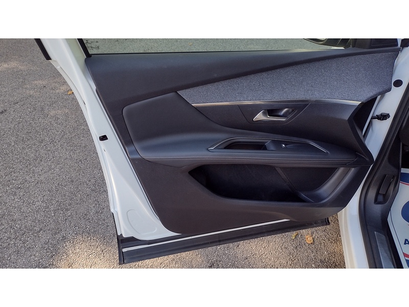 Peugeot 3008 PureTech GT Line - U6370