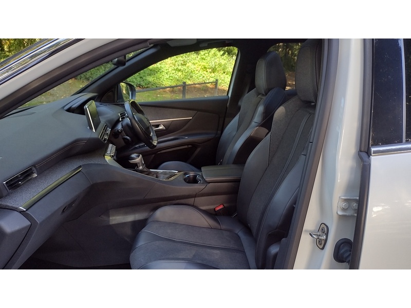 Peugeot 3008 PureTech GT Line - U6370