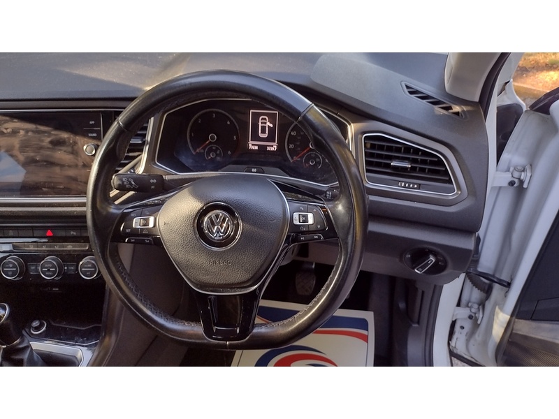Volkswagen T-Roc TDI SE - U6385