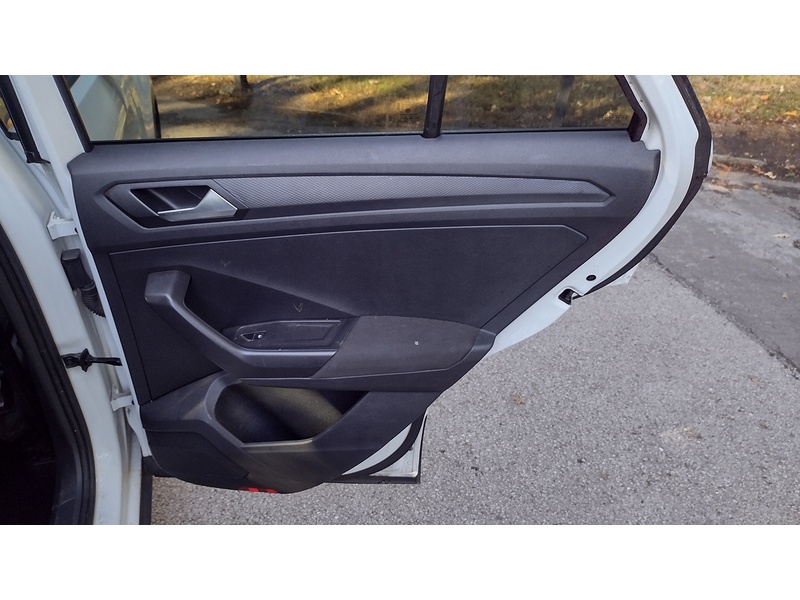 Volkswagen T-Roc TDI SE - U6385