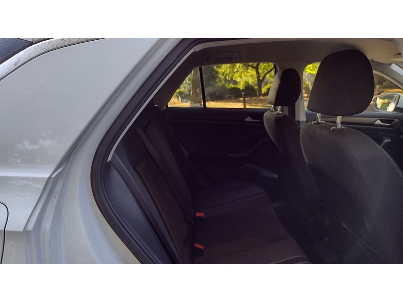 Volkswagen T-Roc TDI SE - U6385