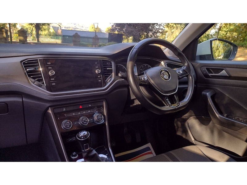 Volkswagen T-Roc TDI SE - U6385