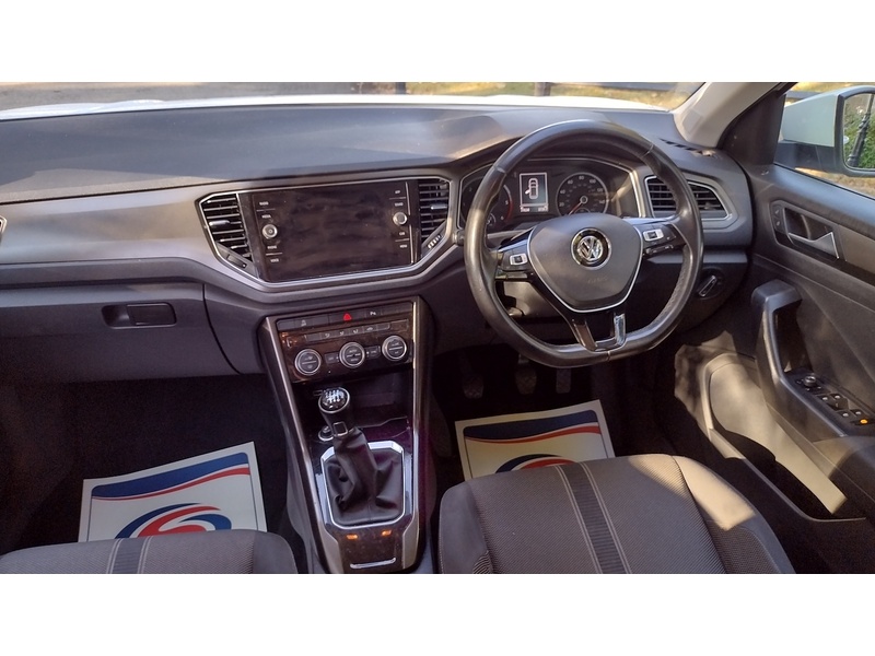 Volkswagen T-Roc TDI SE - U6385