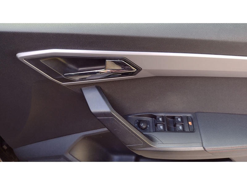 SEAT Arona TSI FR - U6397