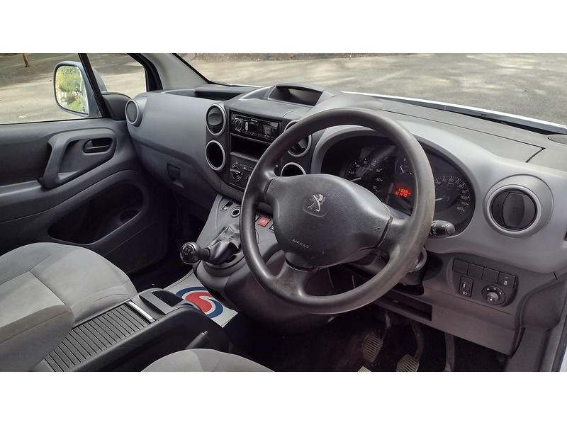 Peugeot Partner 1.6 HDi S Crew Van 4dr Diesel Manual L2 H1 (147 g/km, 90 bhp) - U6403