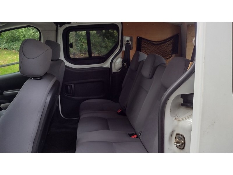 Peugeot Partner 1.6 HDi S Crew Van 4dr Diesel Manual L2 H1 (147 g/km, 90 bhp) - U6403