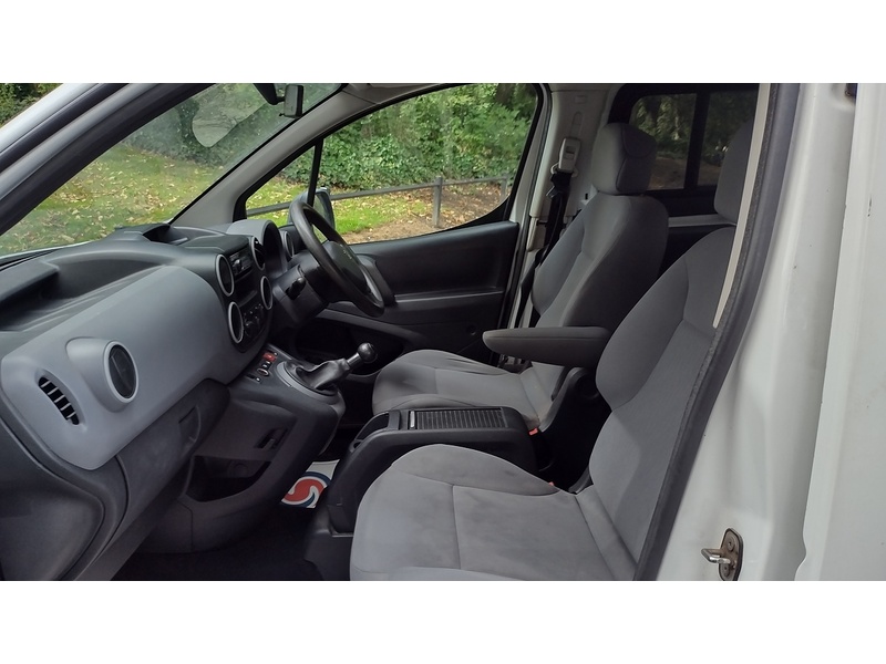 Peugeot Partner 1.6 HDi S Crew Van 4dr Diesel Manual L2 H1 (147 g/km, 90 bhp) - U6403