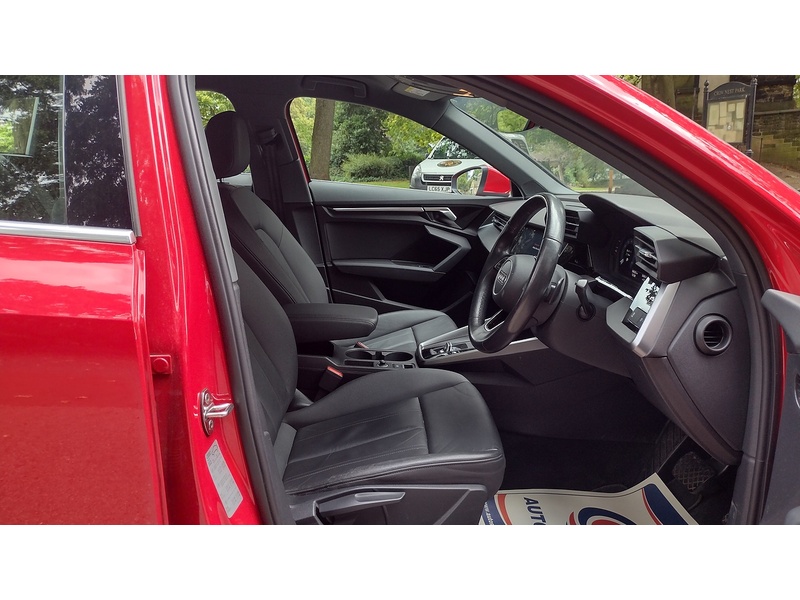 Audi A3 TFSIe Sport - U6408