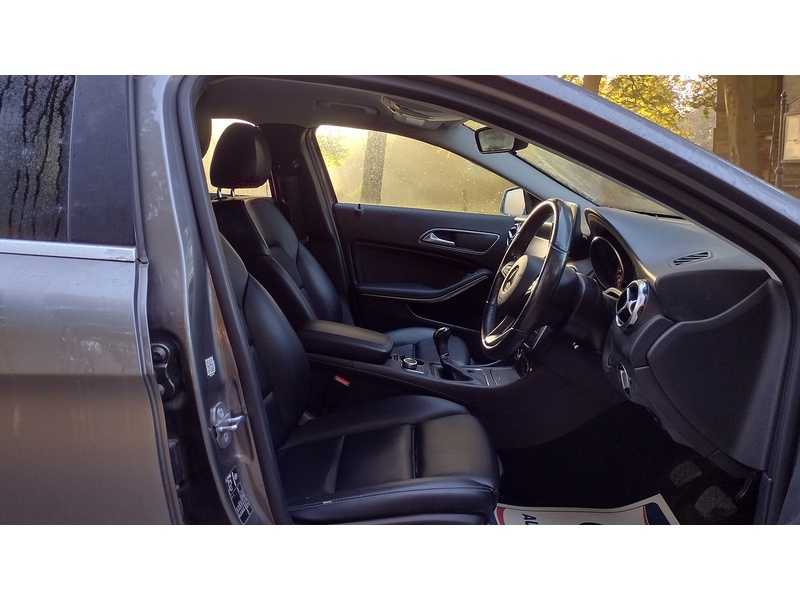 Mercedes-Benz GLA GLA200 SE - U6424