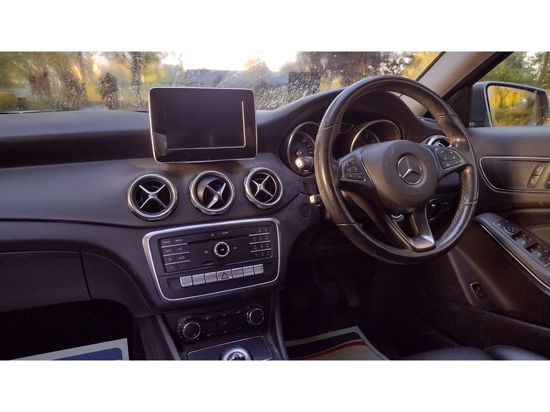 Mercedes-Benz GLA GLA200 SE - U6424