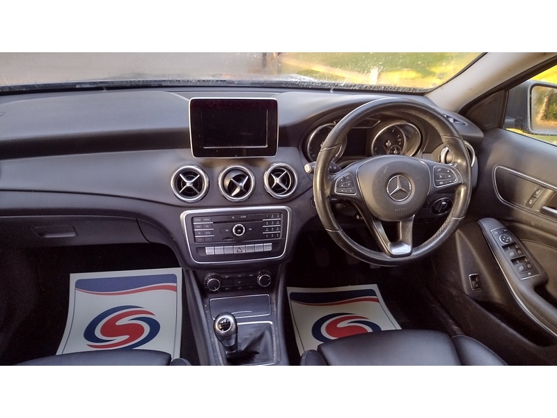 Mercedes-Benz GLA GLA200 SE - U6424