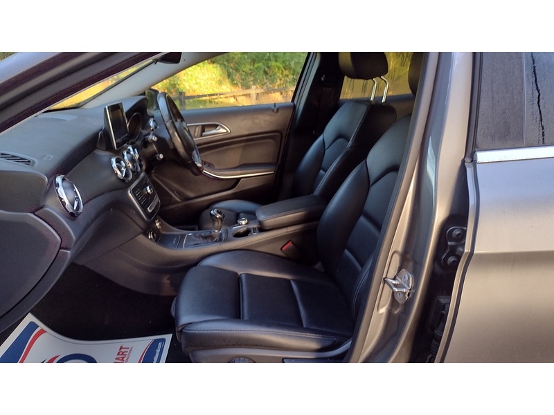 Mercedes-Benz GLA GLA200 SE - U6424