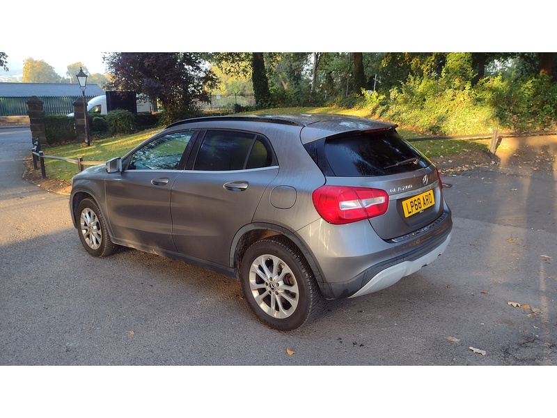 Mercedes-Benz GLA GLA200 SE - U6424