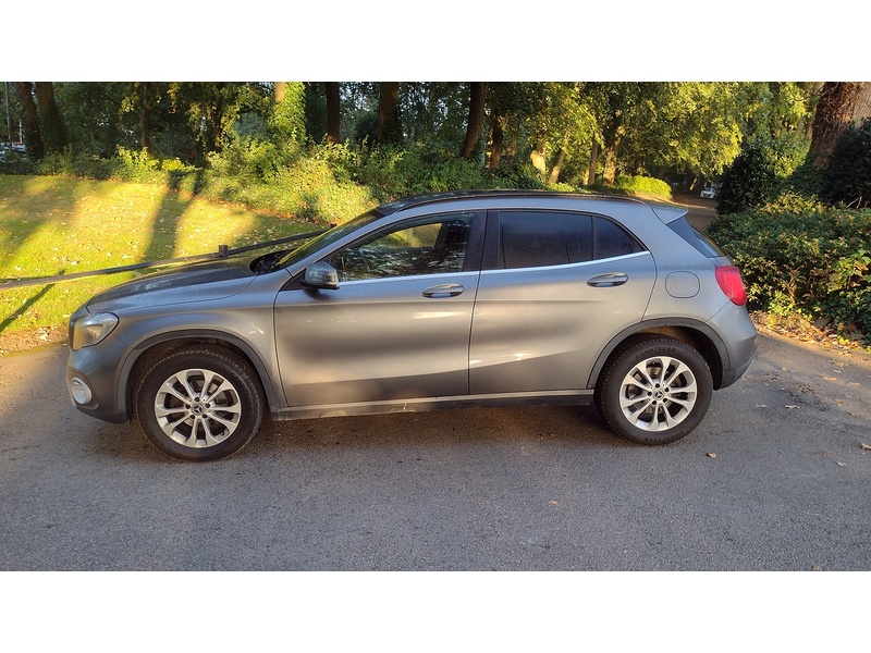 Mercedes-Benz GLA GLA200 SE - U6424