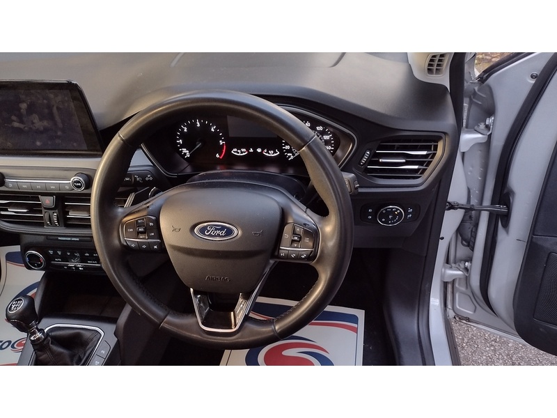 Ford Focus EcoBlue Titanium Style - U6444