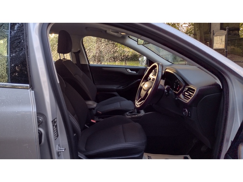 Ford Focus EcoBlue Titanium Style - U6444