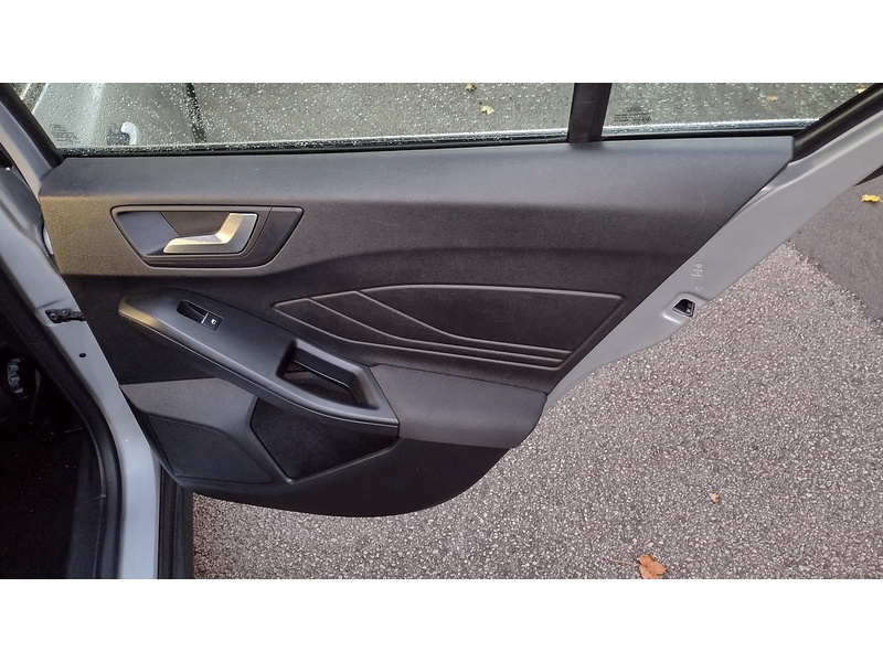 Ford Focus EcoBlue Titanium Style - U6444