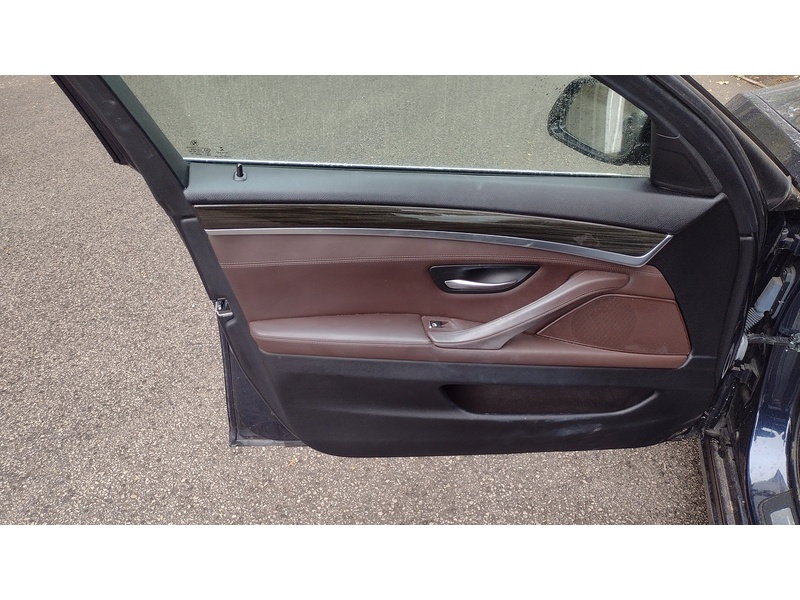 BMW 5 Series 520d Luxury - U6459