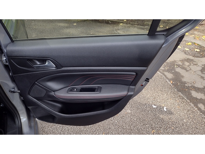 Peugeot 308 BlueHDi GT Line - U6460