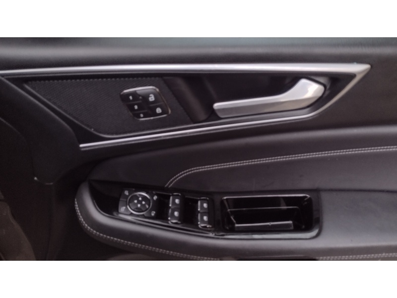 Ford S-Max EcoBlue Titanium - U6468