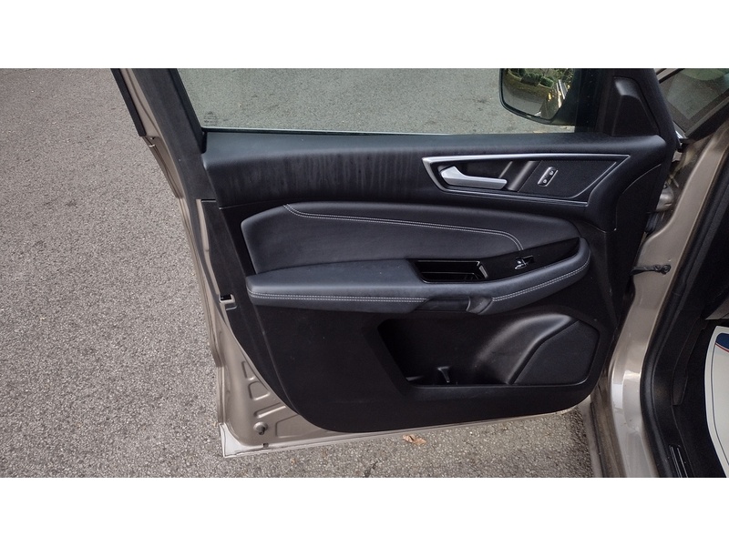 Ford S-Max EcoBlue Titanium - U6468