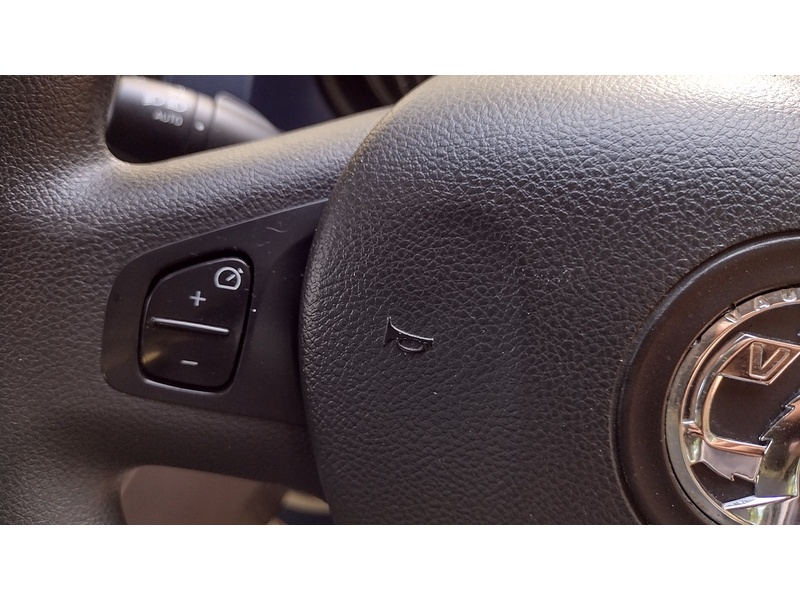 Vauxhall Vivaro 1.6 CDTi 2900 Combi Van Double Cab 5dr Diesel Manual L2 H1 Euro 6 (s/s) (9 Seat) (120 ps) - U6472