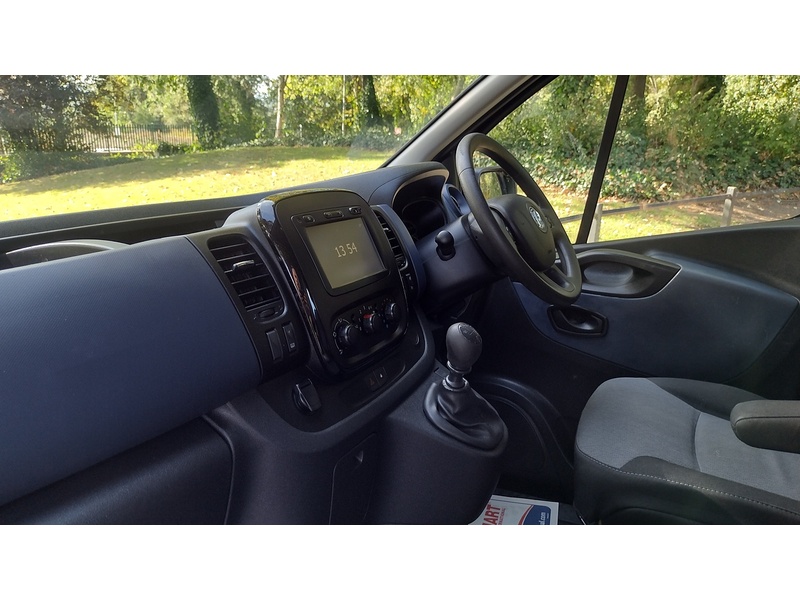 Vauxhall Vivaro 1.6 CDTi 2900 Combi Van Double Cab 5dr Diesel Manual L2 H1 Euro 6 (s/s) (9 Seat) (120 ps) - U6472