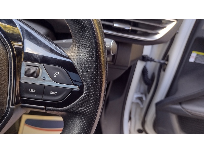 Peugeot 3008 PureTech GT Line - U6482