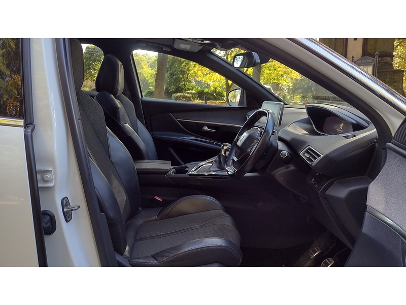 Peugeot 3008 PureTech GT Line - U6482