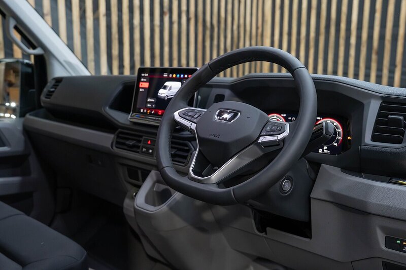 Volkswagen Crafter 2.0 TDI CR35 BlueMotion Tech FWD MWB Commerce Plus - N118