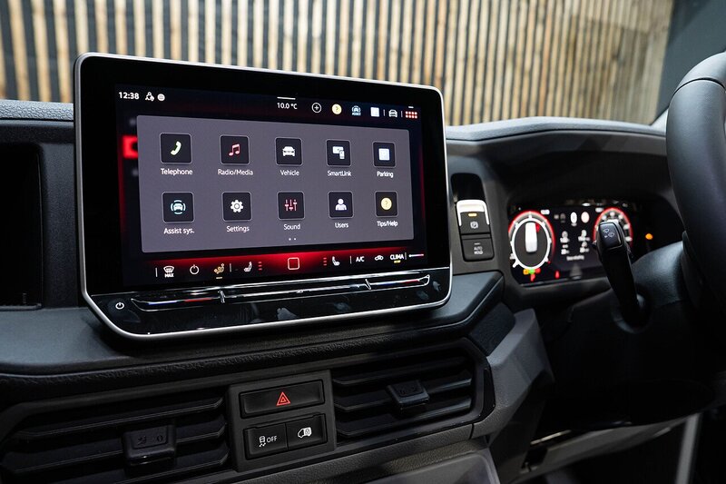 Volkswagen Crafter 2.0 TDI CR35 BlueMotion Tech FWD MWB Commerce Plus - N118