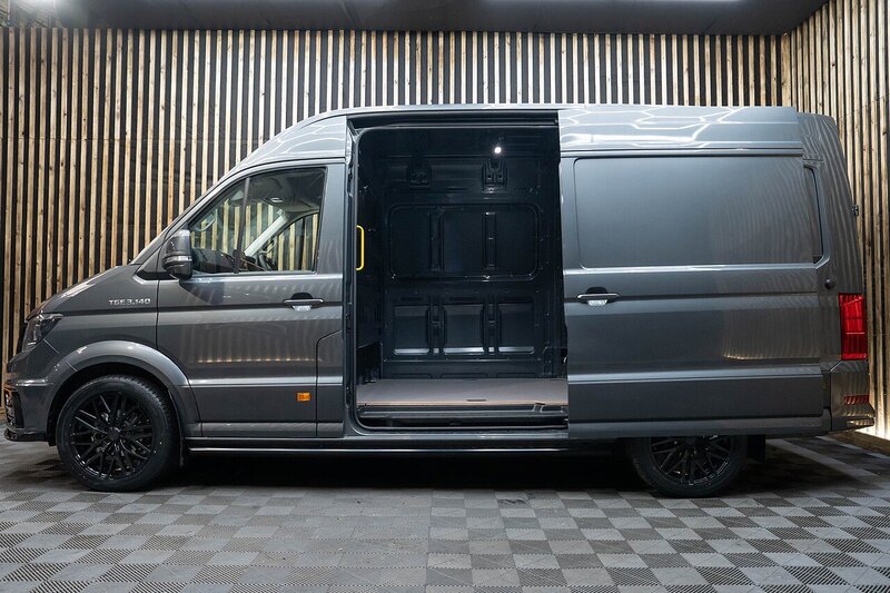 Volkswagen Crafter 2.0 TDI CR35 BlueMotion Tech FWD MWB Commerce Plus - N128