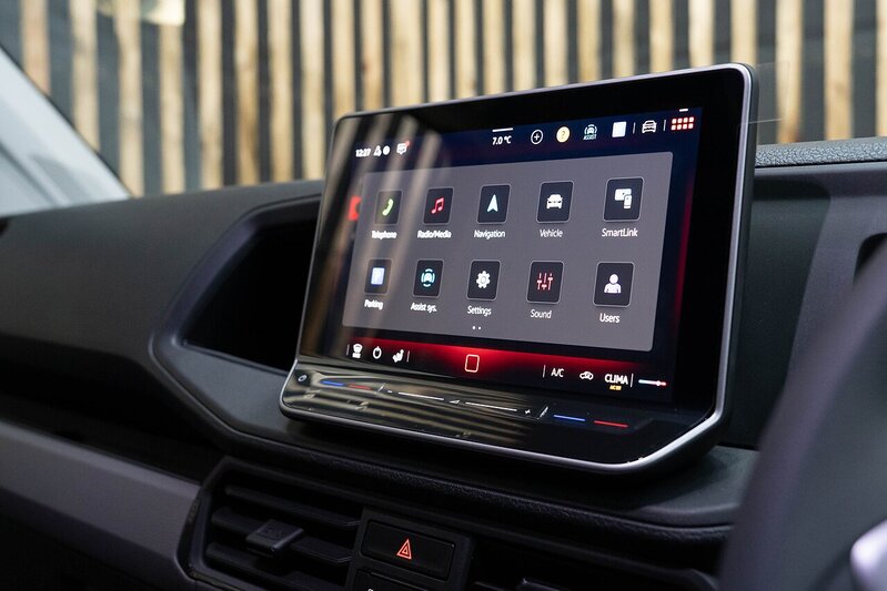 Volkswagen Crafter 2.0 TDI CR35 BlueMotion Tech FWD MWB Commerce Plus - N128