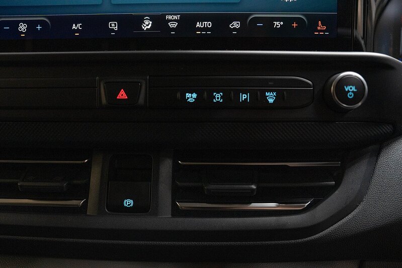 Ford Transit Custom 320 Limited L2h1 Panel Van Ecoblue - N129